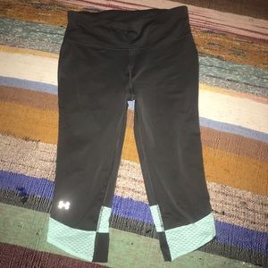 UA Crop Leggings